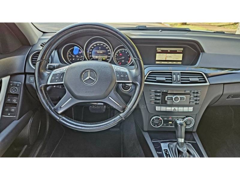 MERCEDES-BENZ - C 180 - 2013/2014 - Branca - R$ 80.000,00