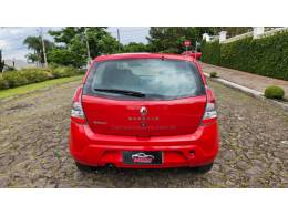 RENAULT - SANDERO - 2013/2014 - Vermelha - R$ 34.900,00