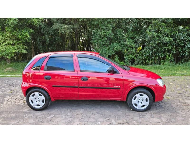 CHEVROLET - CORSA - 2007/2008 - Vermelha - R$ 24.900,00