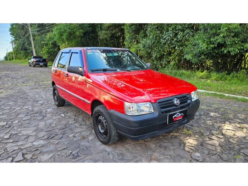 FIAT - UNO - 2004/2004 - Vermelha - R$ 15.000,00