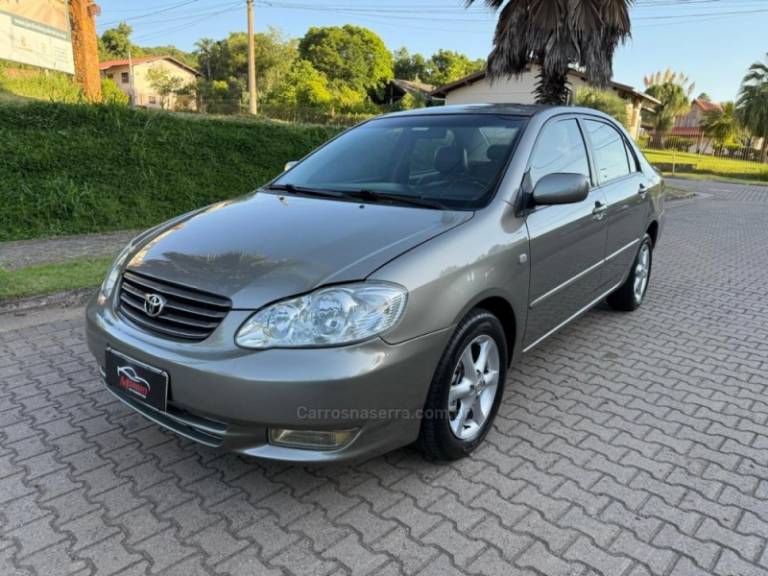 TOYOTA - COROLLA - 2003/2003 - Prata - R$ 36.900,00