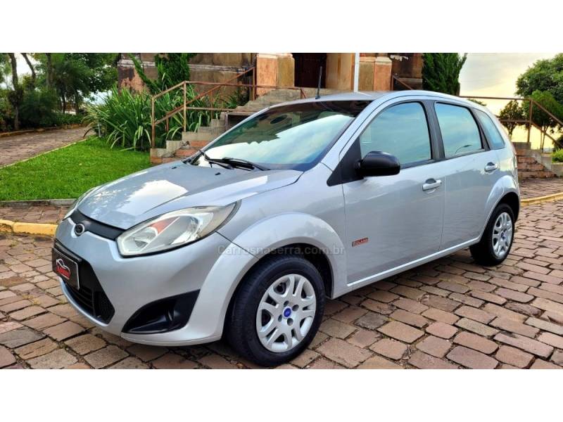 FORD - FIESTA - 2012/2013 - Prata - R$ 32.900,00