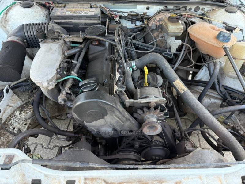 VOLKSWAGEN - SANTANA - 1995/1995 - Branca - R$ 8.900,00