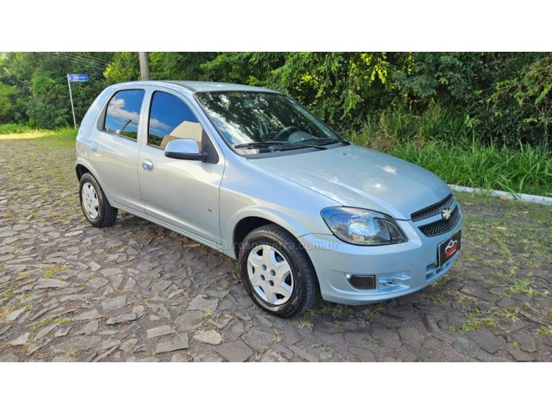 CHEVROLET - CELTA - 2011/2012 - Prata - R$ 32.900,00