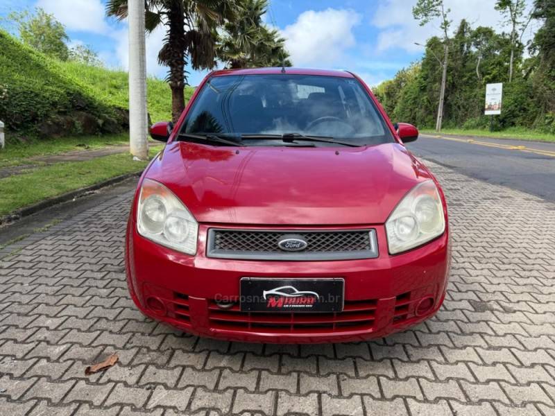 FORD - FIESTA - 2009/2009 - Vermelha - R$ 27.900,00