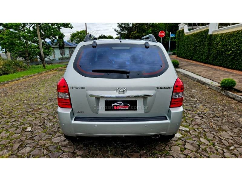 HYUNDAI - TUCSON - 2011/2012 - Prata - R$ 45.000,00