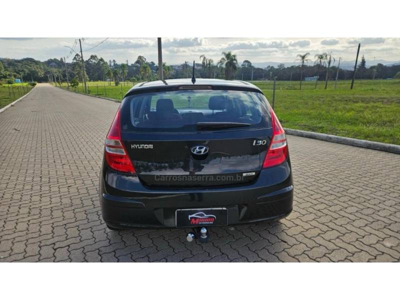 HYUNDAI - I30 - 2009/2010 - Preta - R$ 47.900,00