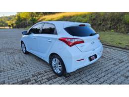 HYUNDAI - HB20 - 2013/2014 - Branca - R$ 55.900,00