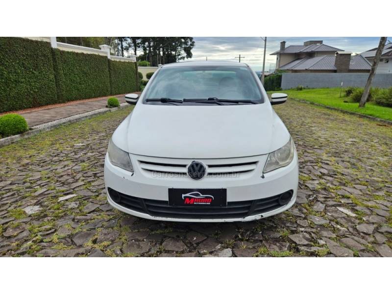 VOLKSWAGEN - VOYAGE - 2011/2012 - Branca - R$ 23.900,00