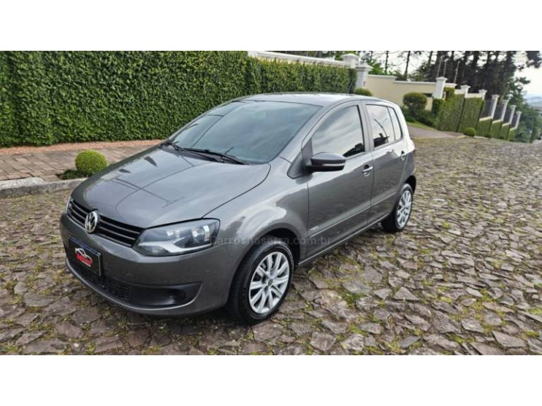 VOLKSWAGEN - FOX - 2012/2013 - Cinza - R$ 38.900,00