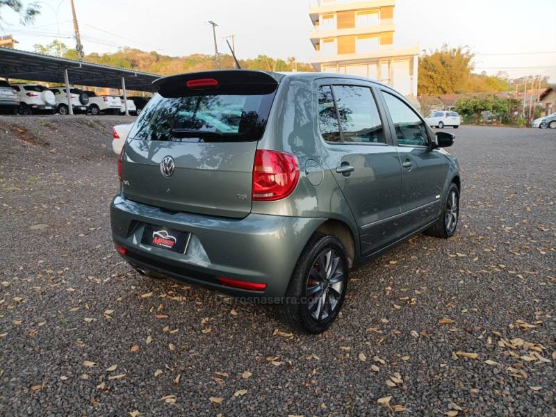VOLKSWAGEN - FOX - 2010/2011 - Cinza - R$ 37.900,00