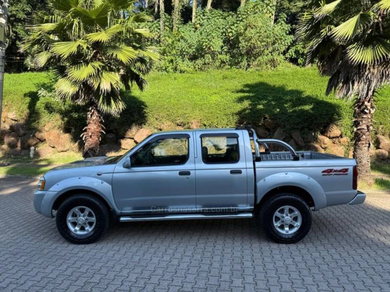 NISSAN - FRONTIER - 2004/2004 - Prata - R$ 58.900,00