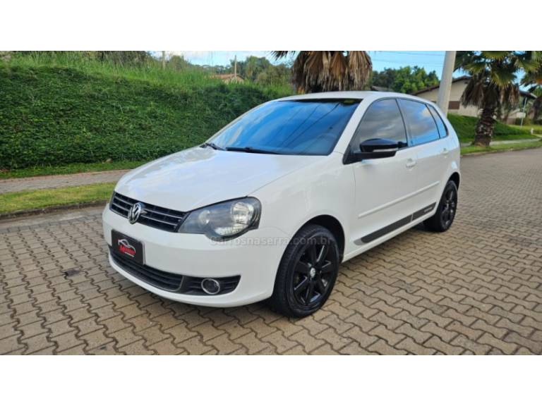 VOLKSWAGEN - POLO - 2012/2013 - Branca - R$ 44.900,00