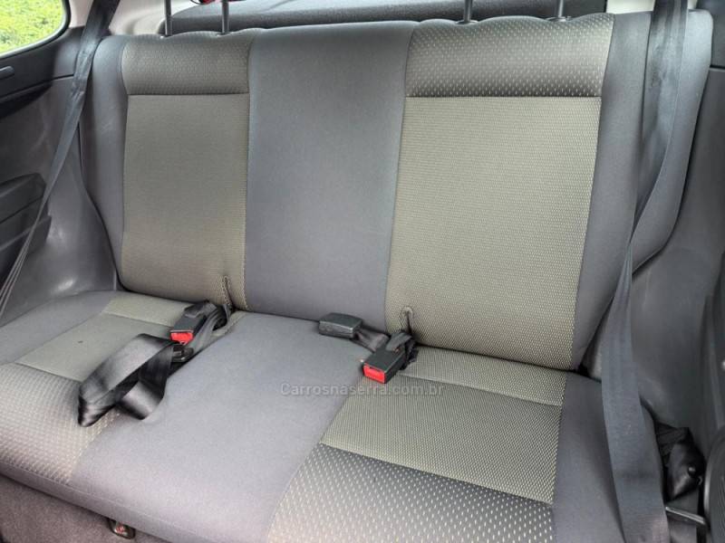 VOLKSWAGEN - FOX - 2007/2008 - Vermelha - R$ 23.900,00