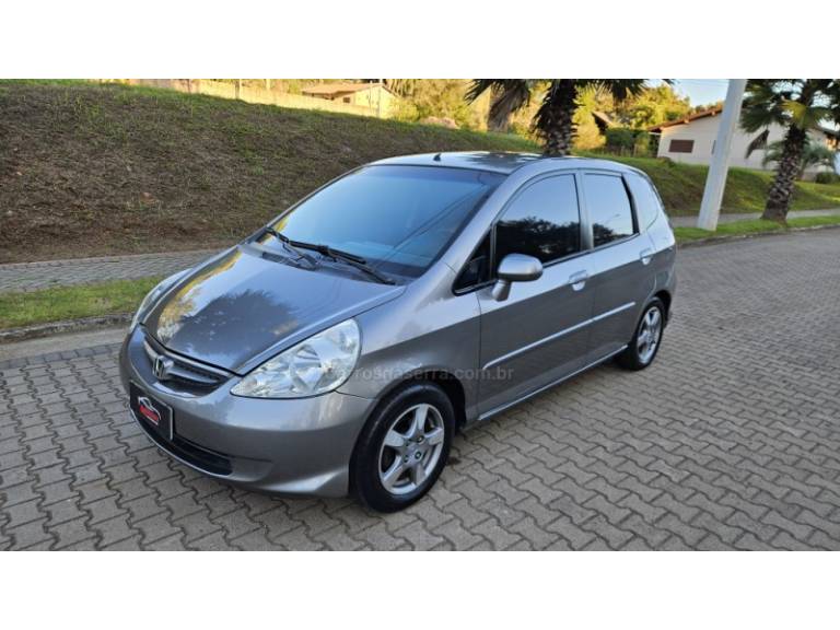 HONDA - FIT - 2008/2008 - Cinza - R$ 33.900,00