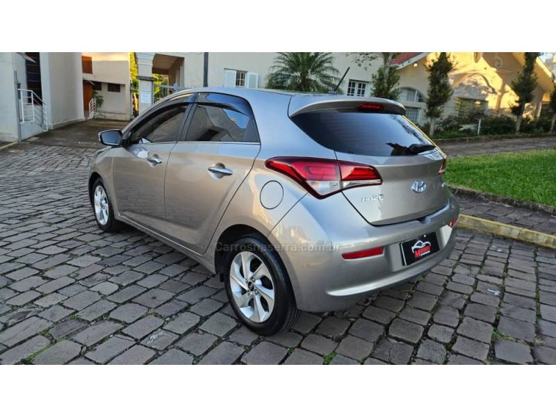 HYUNDAI - HB20 - 2016/2017 - Prata - R$ 66.900,00