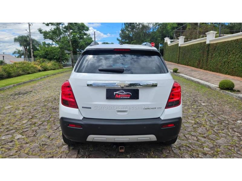 CHEVROLET - TRACKER - 2015/2015 - Branca - R$ 75.900,00