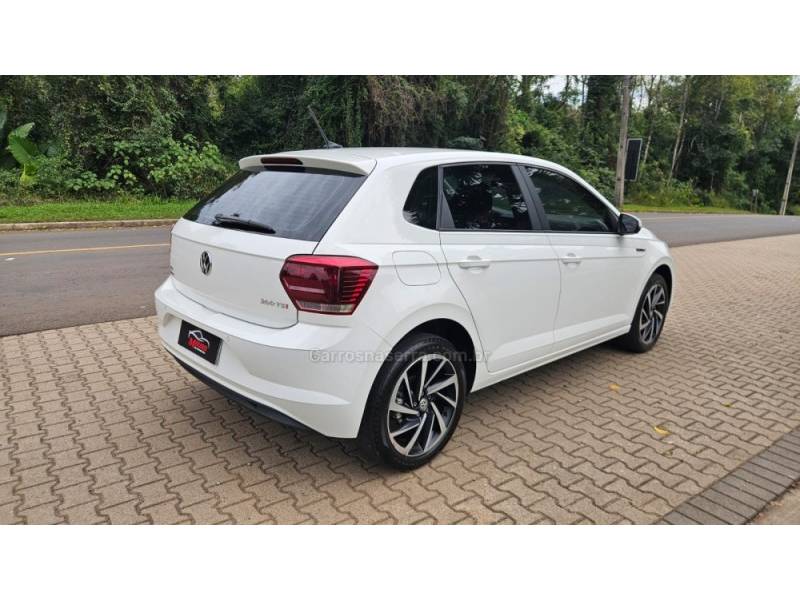VOLKSWAGEN - POLO - 2021/2022 - Branca - R$ 94.900,00