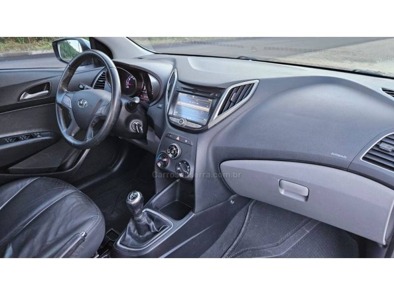 HYUNDAI - HB20 - 2013/2014 - Branca - R$ 55.900,00