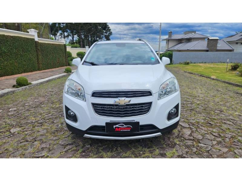 CHEVROLET - TRACKER - 2015/2015 - Branca - R$ 75.900,00