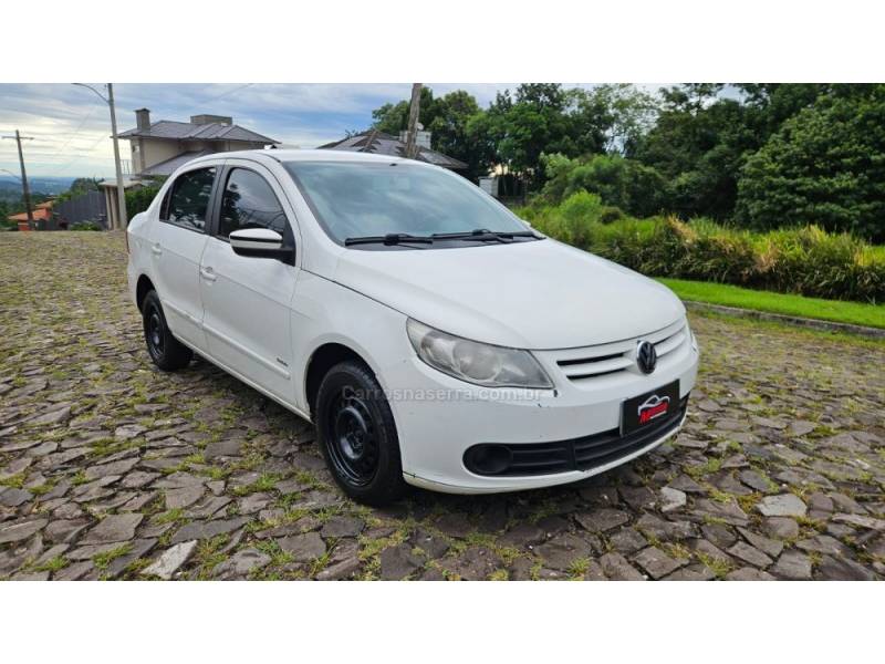 VOLKSWAGEN - VOYAGE - 2011/2012 - Branca - R$ 23.900,00