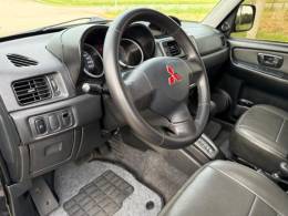 MITSUBISHI - PAJERO TR4 - 2011/2012 - Preta - R$ 69.900,00