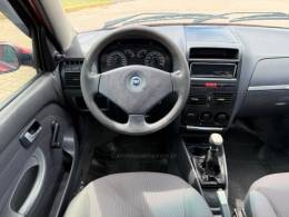 FIAT - PALIO - 2004/2005 - Vermelha - R$ 17.900,00