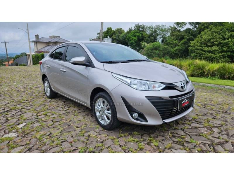 TOYOTA - YARIS - 2019/2019 - Prata - R$ 76.900,00