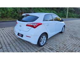 HYUNDAI - HB20 - 2013/2014 - Branca - R$ 55.900,00