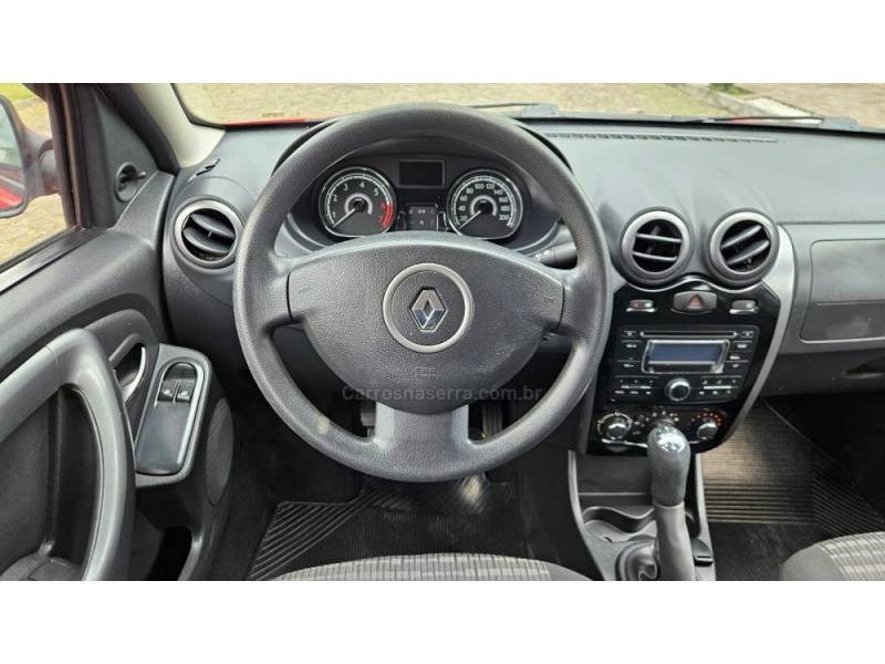 RENAULT - SANDERO - 2013/2014 - Vermelha - R$ 34.900,00