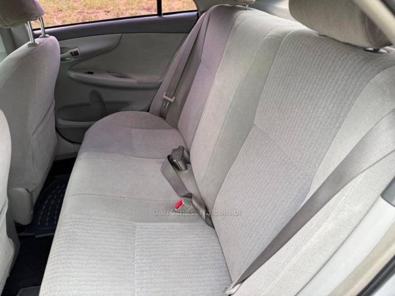 TOYOTA - COROLLA - 2009/2010 - Prata - R$ 55.900,00