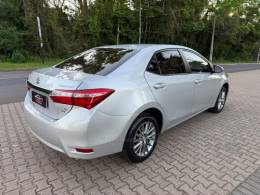 TOYOTA - COROLLA - 2016/2017 - Prata - R$ 96.900,00