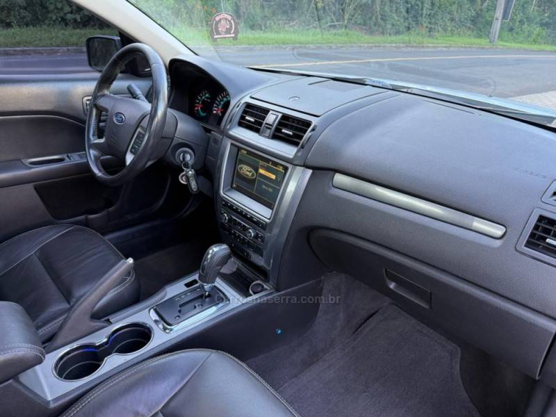 FORD - FUSION - 2010/2010 - Prata - R$ 43.900,00