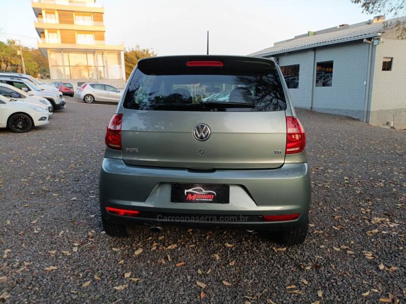 VOLKSWAGEN - FOX - 2010/2011 - Cinza - R$ 37.900,00