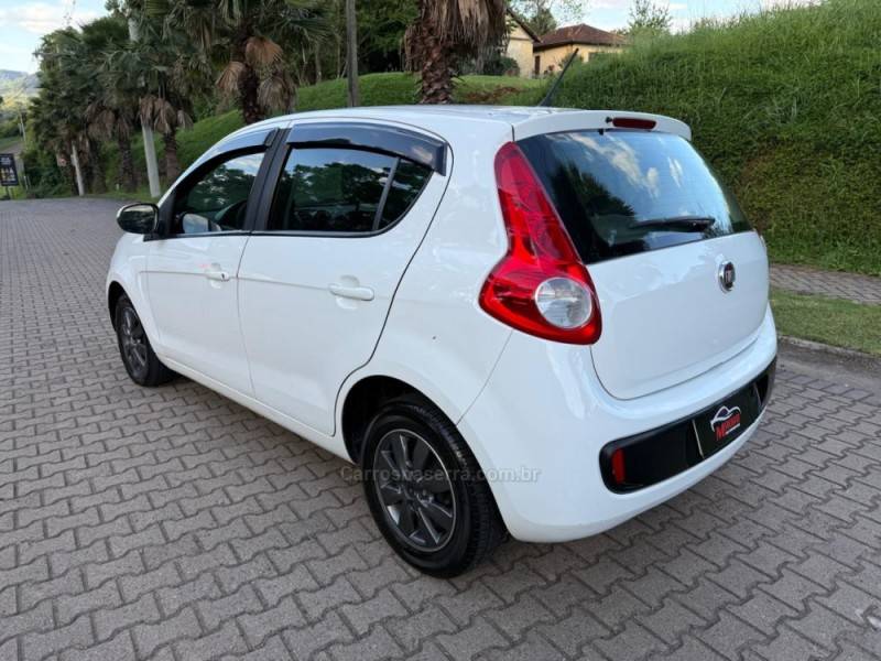 FIAT - PALIO - 2014/2015 - Branca - R$ 34.900,00
