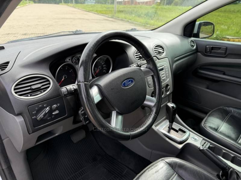 FORD - FOCUS - 2013/2013 - Branca - R$ 39.900,00