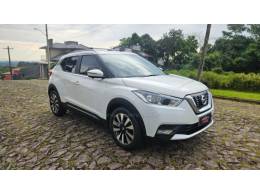 NISSAN - KICKS - 2016/2017 - Branca - R$ 85.900,00