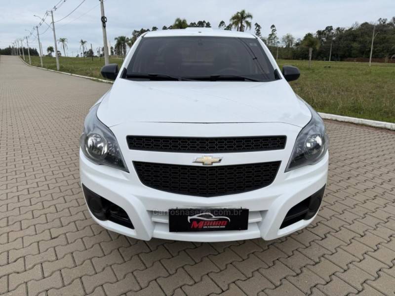 CHEVROLET - MONTANA - 2013/2014 - Branca - R$ 45.000,00