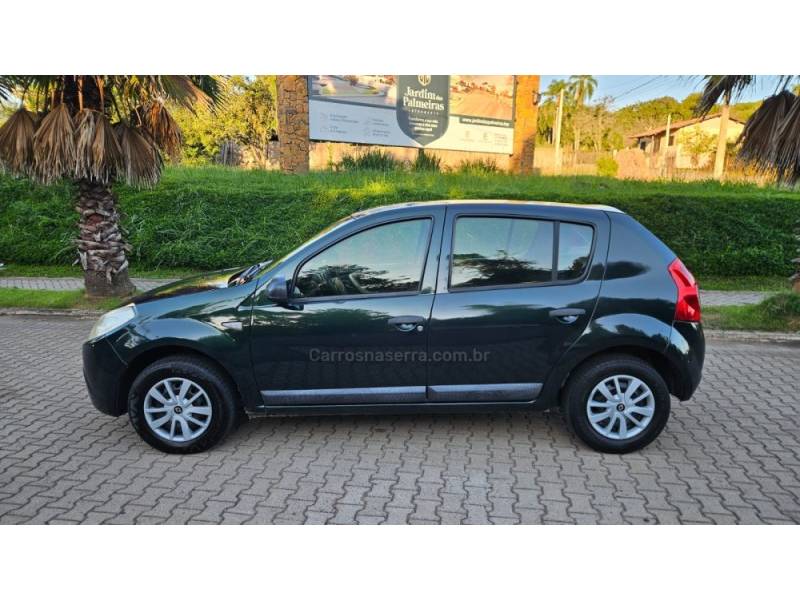RENAULT - SANDERO - 2010/2010 - Verde - R$ 22.900,00