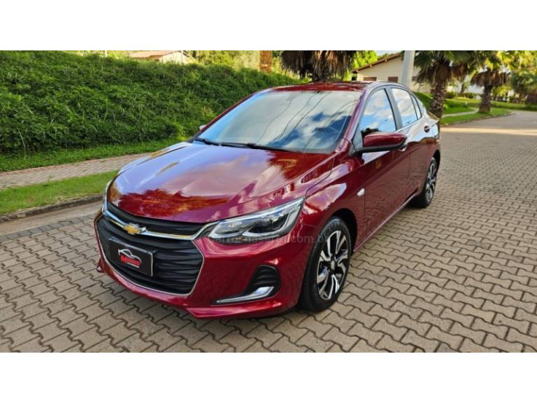 CHEVROLET - ONIX - 2022/2023 - Vermelha - R$ 87.900,00