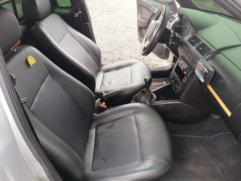 VOLKSWAGEN - SAVEIRO - 2000/2001 - Prata - R$ 35.000,00