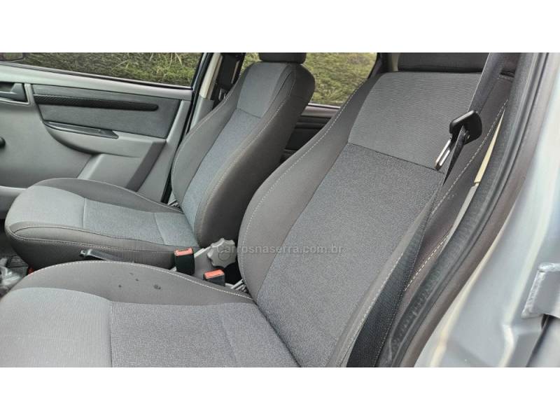 CHEVROLET - PRISMA - 2011/2012 - Prata - R$ 26.900,00