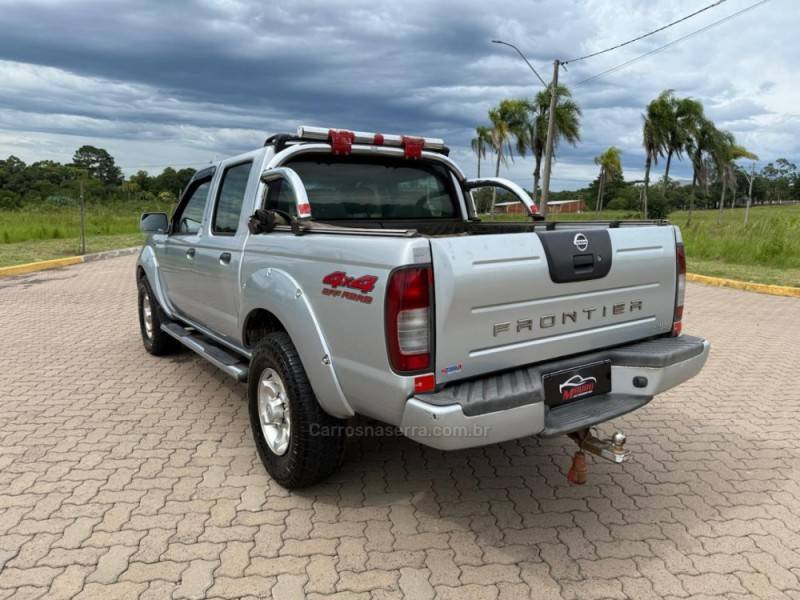 NISSAN - FRONTIER - 2004/2004 - Prata - R$ 49.900,00