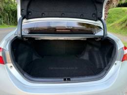 TOYOTA - COROLLA - 2016/2017 - Prata - R$ 96.900,00