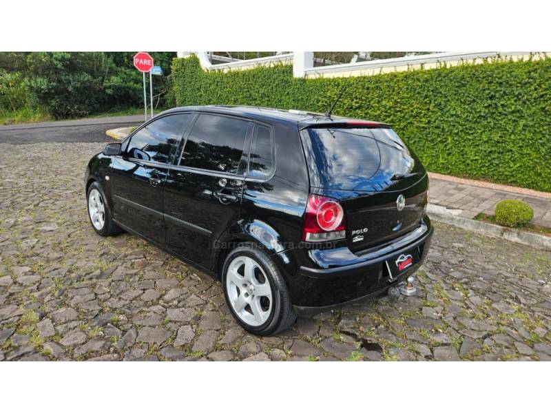 VOLKSWAGEN - POLO - 2006/2007 - Preta - R$ 34.900,00