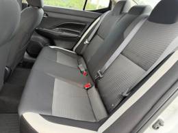 NISSAN - VERSA - 2020/2021 - Prata - R$ 81.900,00