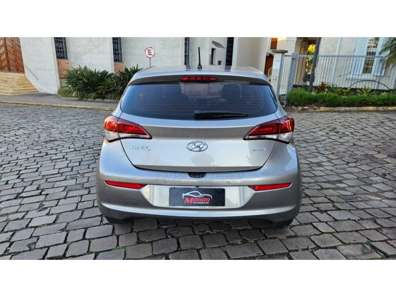 HYUNDAI - HB20 - 2016/2017 - Prata - R$ 66.900,00