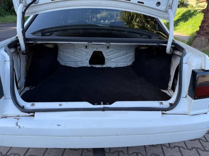 VOLKSWAGEN - SANTANA - 1995/1995 - Branca - R$ 8.900,00