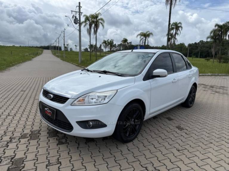 FORD - FOCUS - 2013/2013 - Branca - R$ 39.900,00