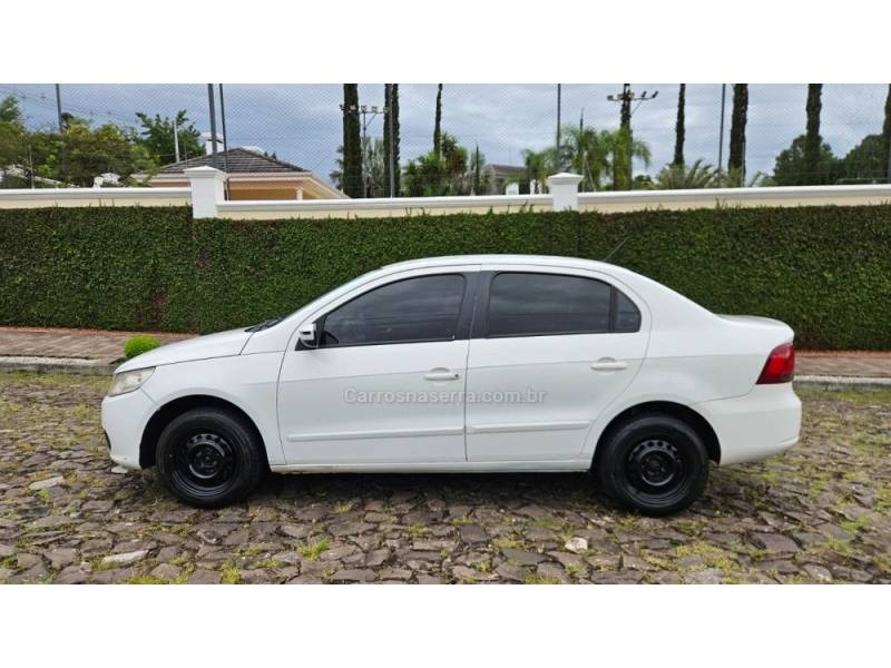 VOLKSWAGEN - VOYAGE - 2011/2012 - Branca - R$ 23.900,00